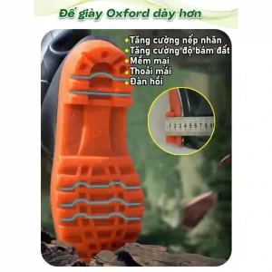 Cận cảnh đế giày Oxford của quần yếm lội nước, có rãnh sâu chống trượt, mềm mại và đàn hồi.