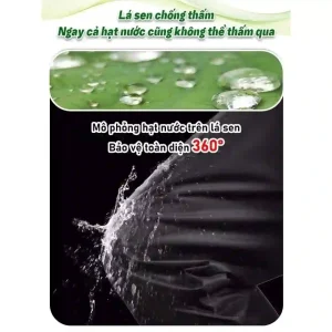 Hiệu ứng lá sen chống thấm trên bề mặt vải quần yếm lội nước, cho thấy nước không thể thấm qua.