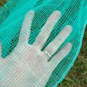 So sánh kích thước mắt lưới chắn cá nhỏ, đảm bảo không lọt cá nhỏ, chất liệu sợi cước siêu bền.