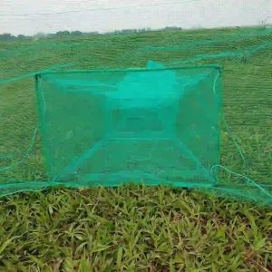 Cận cảnh lồng bẫy cá hình vuông với 4 cửa hom vào ở bốn phía, tối ưu khả năng bắt cá.