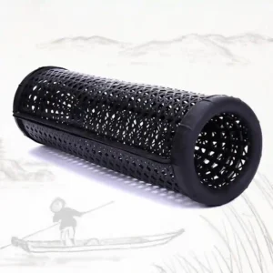 Lọp bẫy lươn, chạch bằng nhựa màu đen, hình trụ, có hom một chiều.