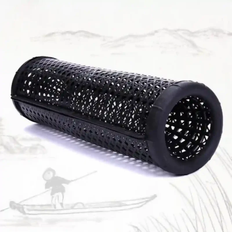 Lọp bẫy lươn, chạch bằng nhựa màu đen, hình trụ, có hom một chiều.