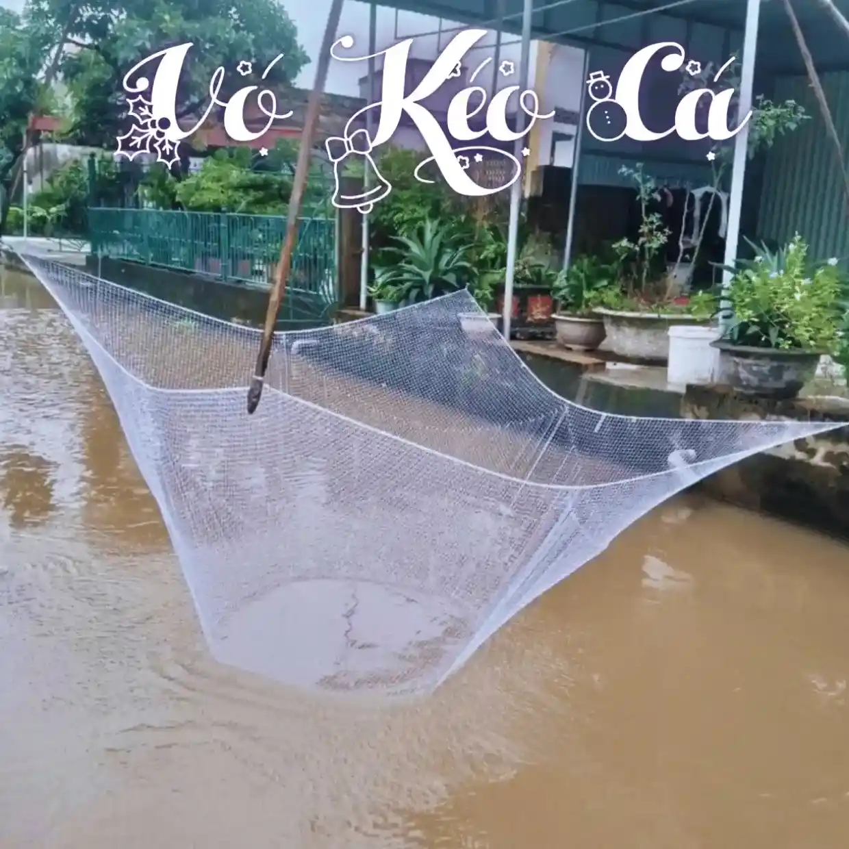 Lưới vó bè thủ công bằng dù Nhật Bản, dùng để kéo và thu hoạch cá, tôm trong ao, hồ.